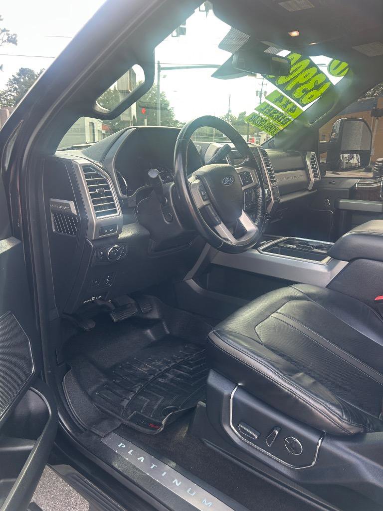 Used 2017 Ford F450 Platinum w/ Platinum Ultimate Package image 3