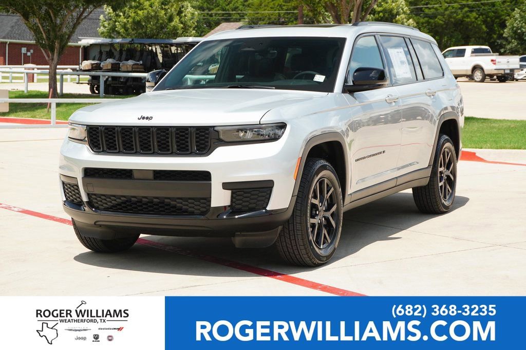 New 2025 Jeep Grand Cherokee L Altitude AWD/4WD image 1