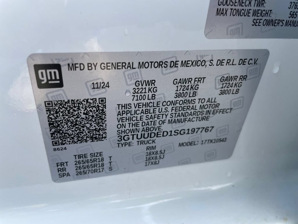 Used 2025 GMC Sierra 1500 SLT AWD/4WD image 43