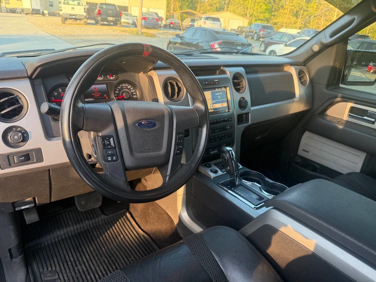 Used 2011 Ford F150 Raptor w/ Raptor Luxury Pkg image 13