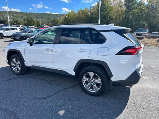 Used 2022 Toyota RAV4 XLE w/ Convenience Package AWD/4WD image 4