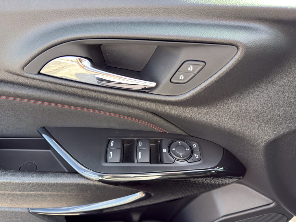 New 2026 Chevrolet Trax RS w/ Driver Confidence Package FWD image 17