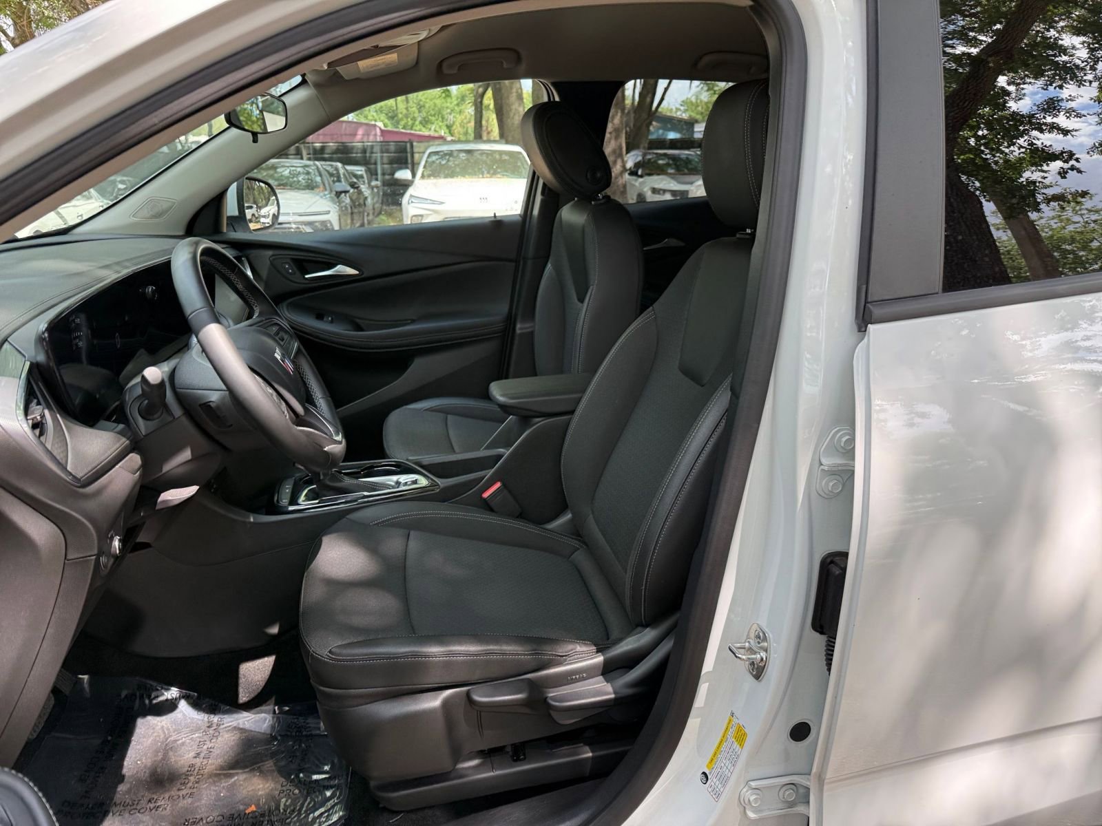 Used 2025 Buick Encore GX Preferred FWD image 33