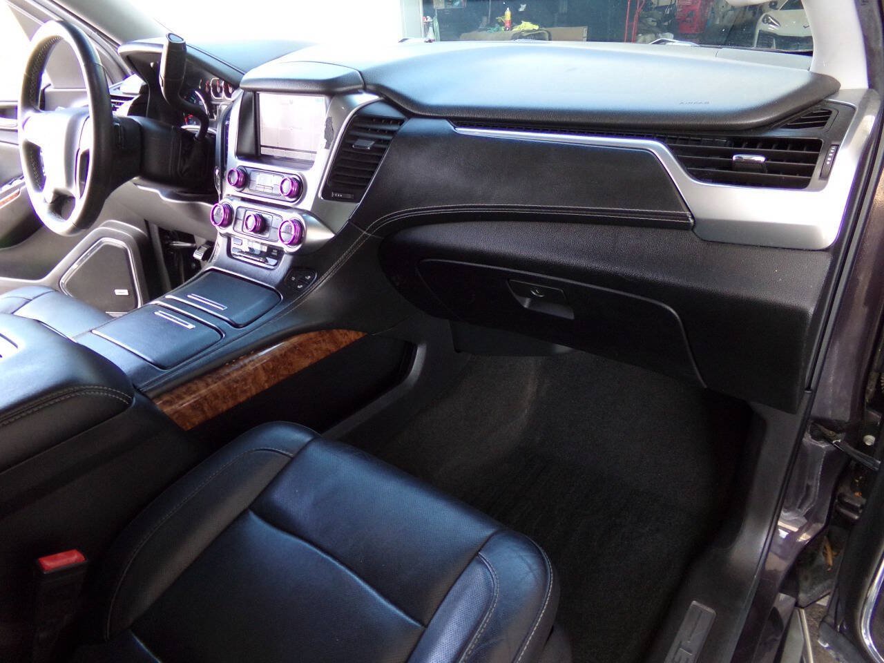 Used 2015 Chevrolet Suburban LTZ RWD image 26