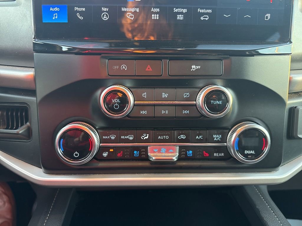 Used 2024 Ford Expedition Max XLT image 19