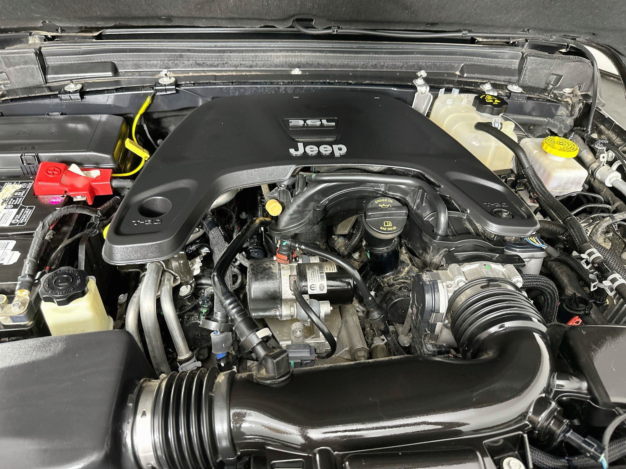 Used 2021 Jeep Wrangler Unlimited Sport AWD/4WD image 31