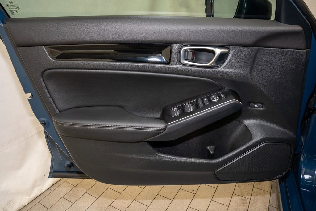 Used 2025 Honda Civic Sport image 11
