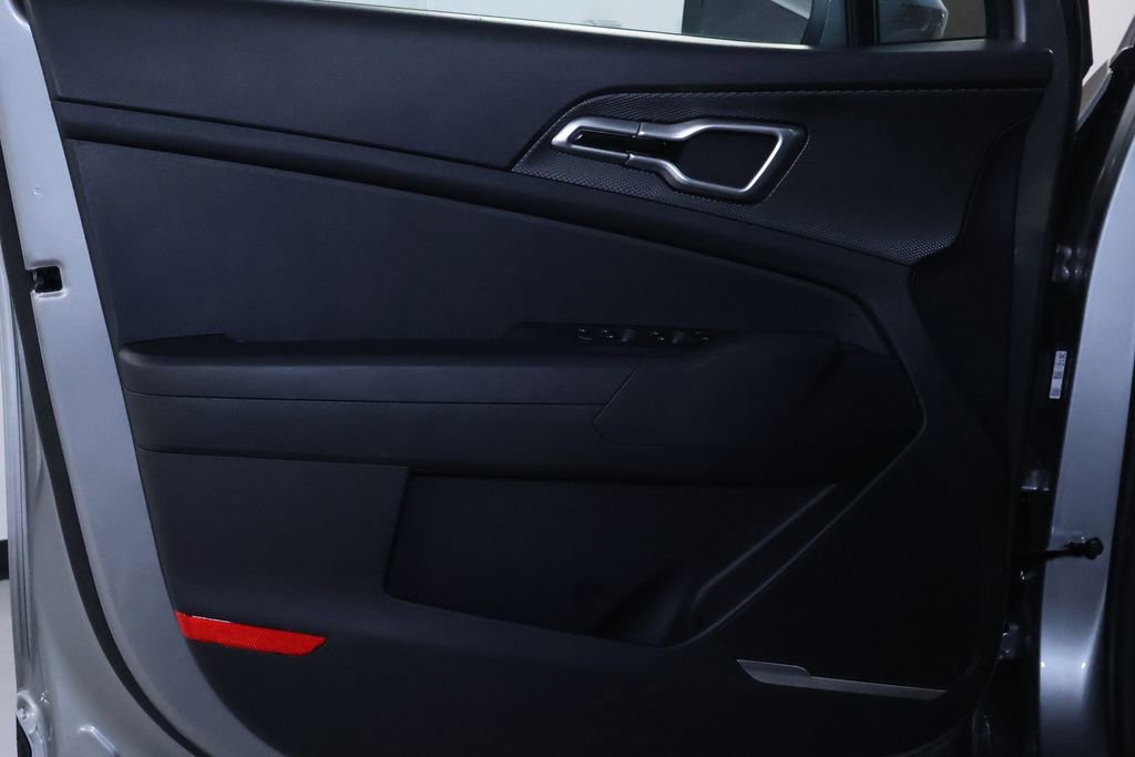 Used 2024 Kia Sportage LX image 12