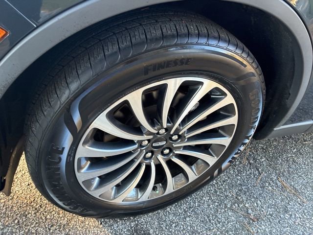 Certified 2022 Lincoln Aviator Reserve w/ Equipment Group 201A image 11