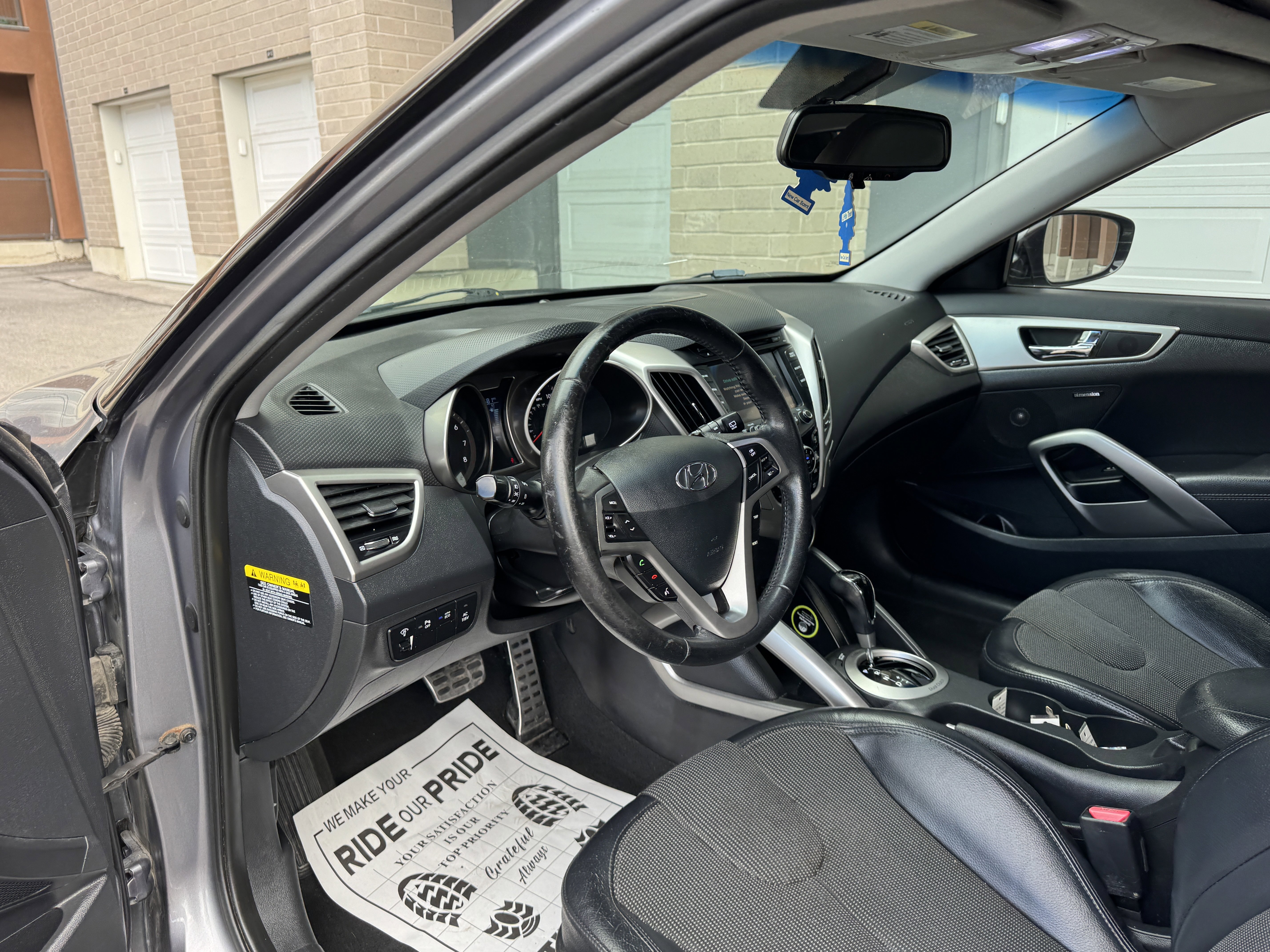 Used 2012 Hyundai Veloster w/ Style Pkg FWD image 13