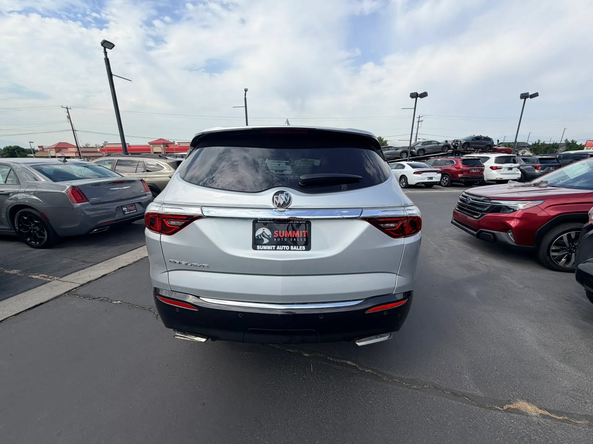 Used 2022 Buick Enclave Premium w/ Surround and Sites Package AWD/4WD image 5