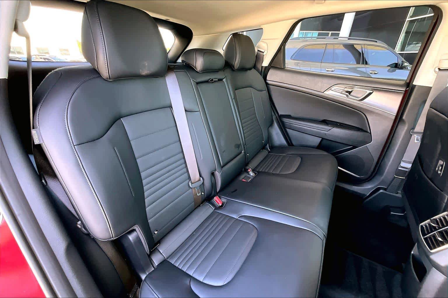 Used 2025 Kia Sportage SX Prestige image 17