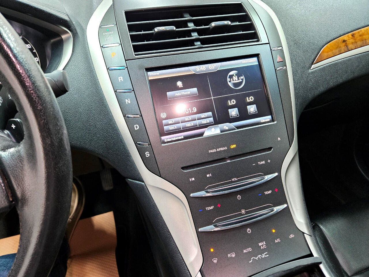 Used 2016 Lincoln MKZ image 24