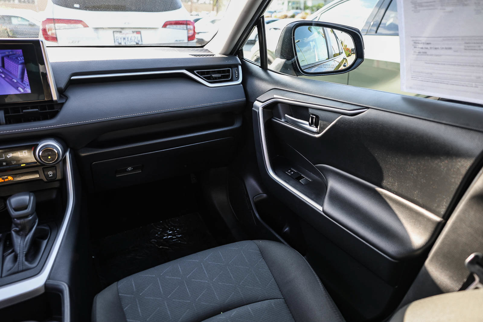 Used 2025 Toyota RAV4 XLE FWD image 6