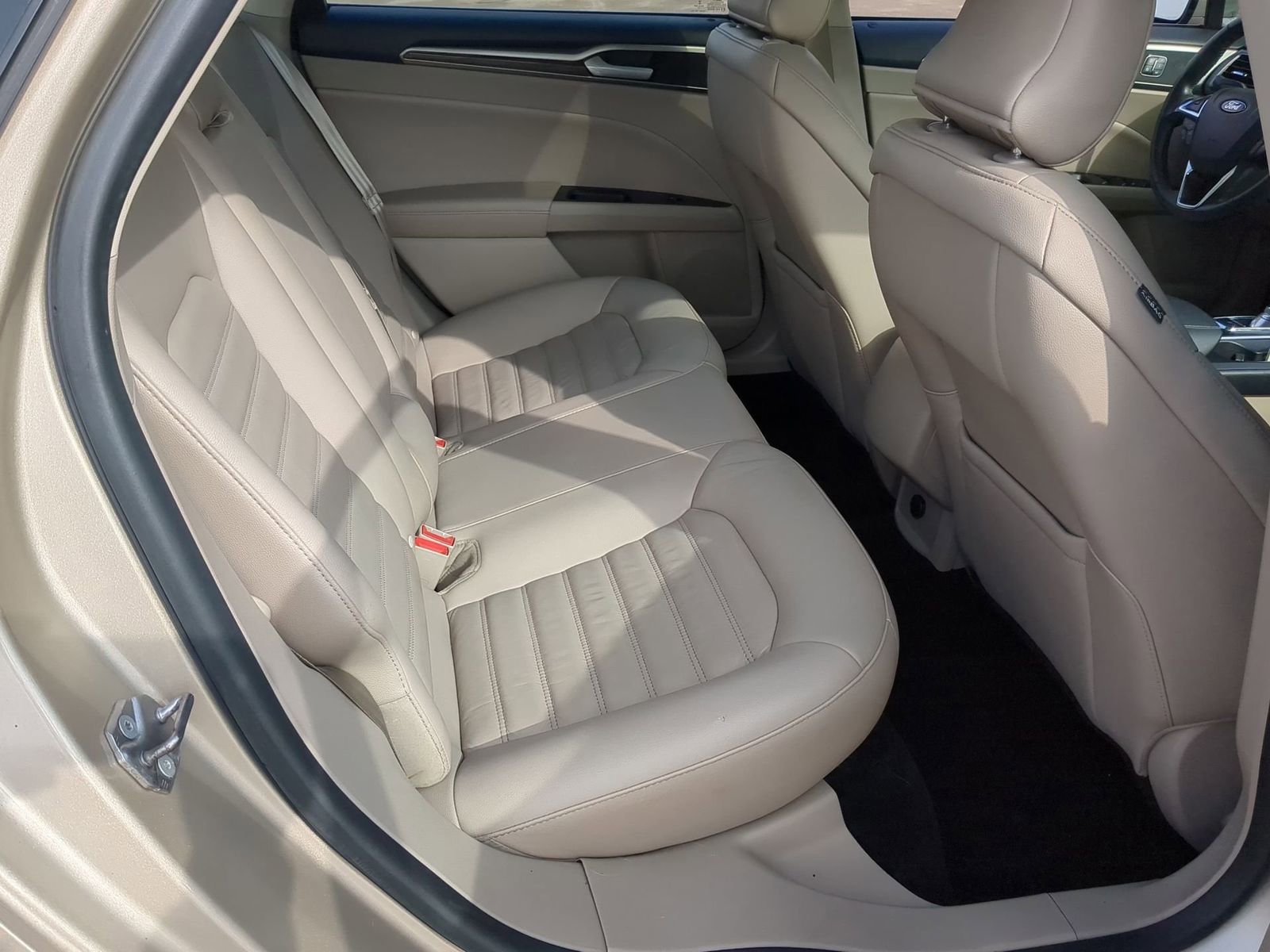 Used 2017 Ford Fusion SE image 23