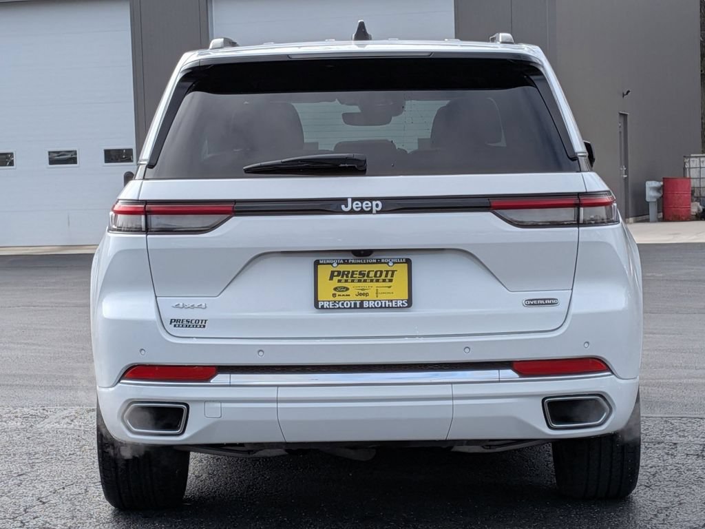 Used 2025 Jeep Grand Cherokee Overland AWD/4WD image 6