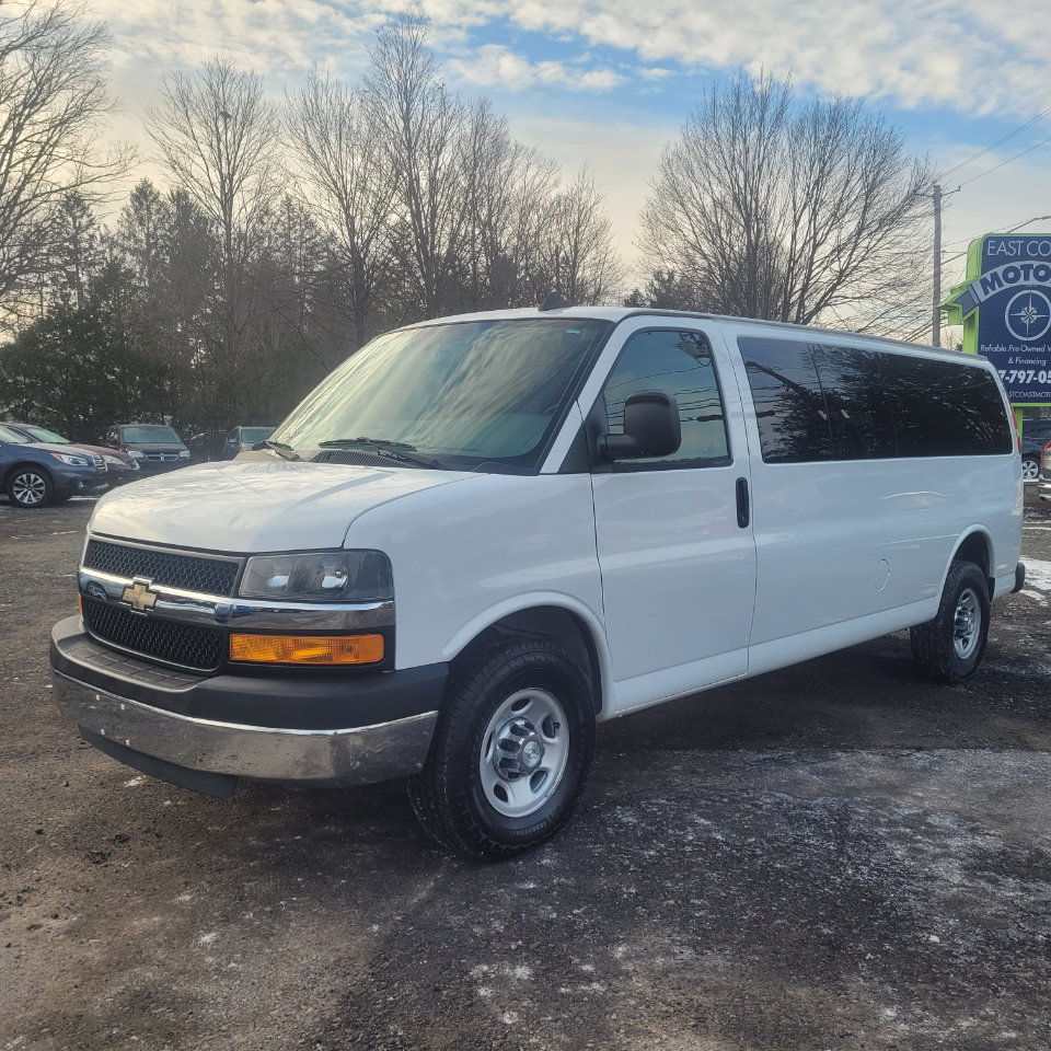 Used 2016 Chevrolet Express 3500 LT w/ LT Preferred Equipment Group image 4