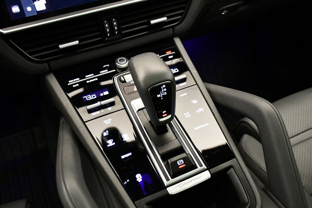 Used 2023 Porsche Cayenne image 32
