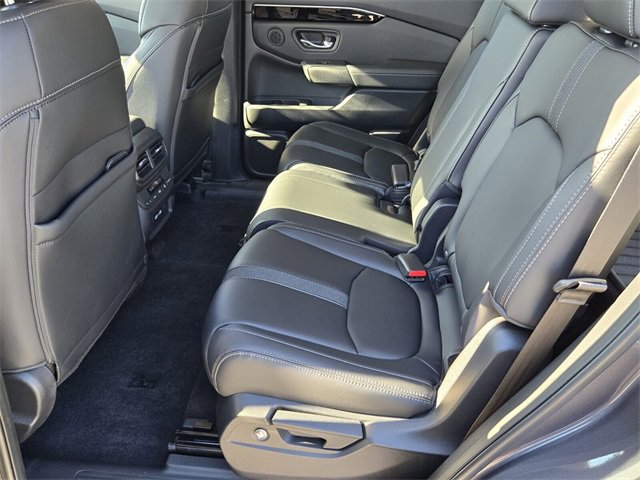 Used 2023 Honda Pilot Touring image 12