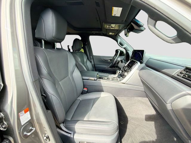 Used 2022 Lexus LX 600 4WD w/ Accessory Package (Z1) image 16