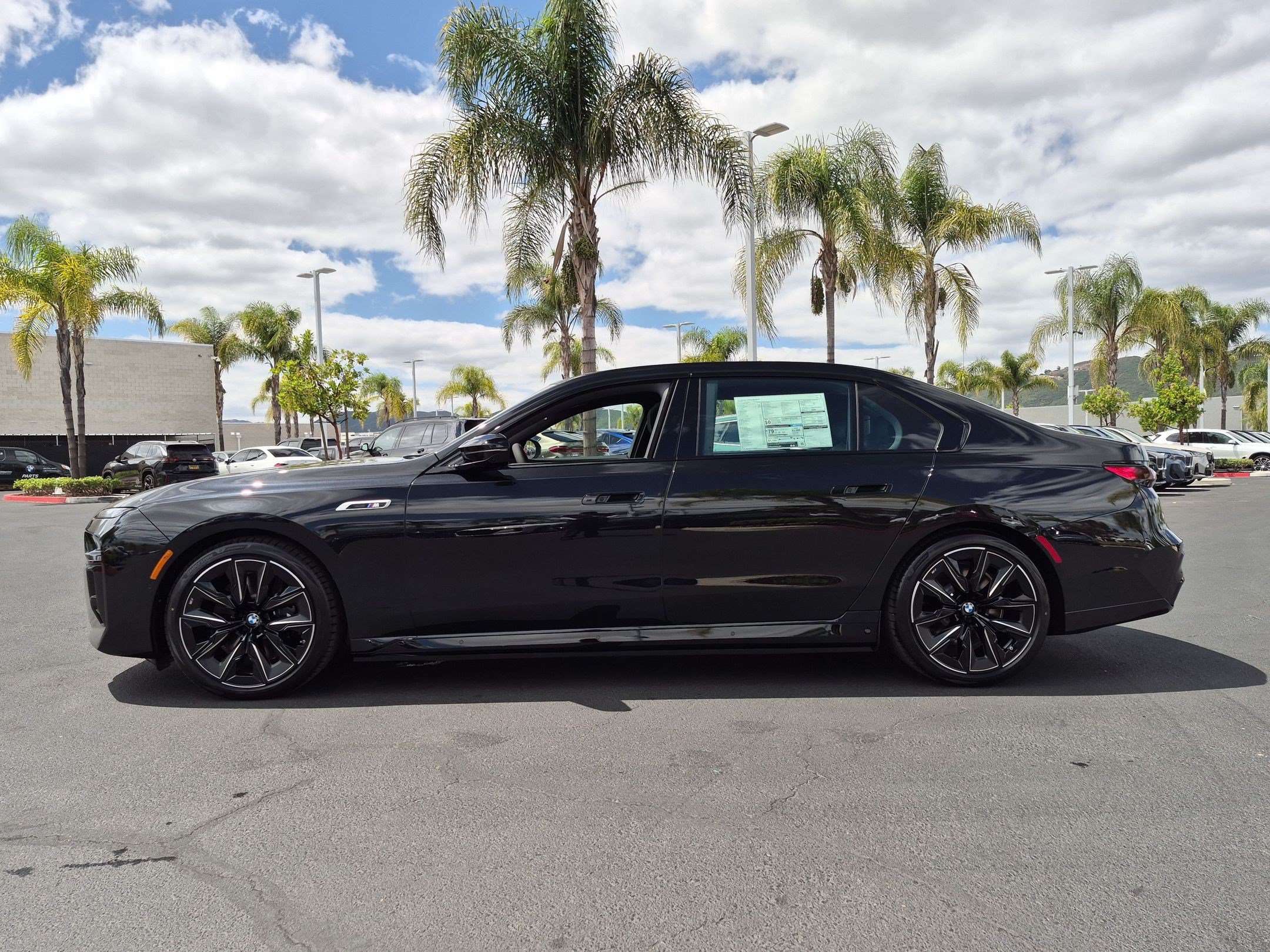 New 2026 BMW i7 M70 w/ Executive Package AWD/4WD image 7
