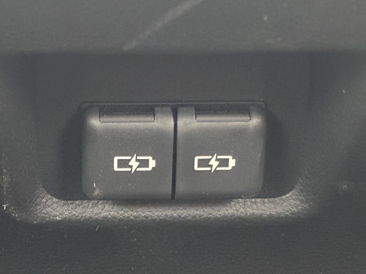 Used 2023 Toyota RAV4 XLE w/ Convenience Package FWD image 32