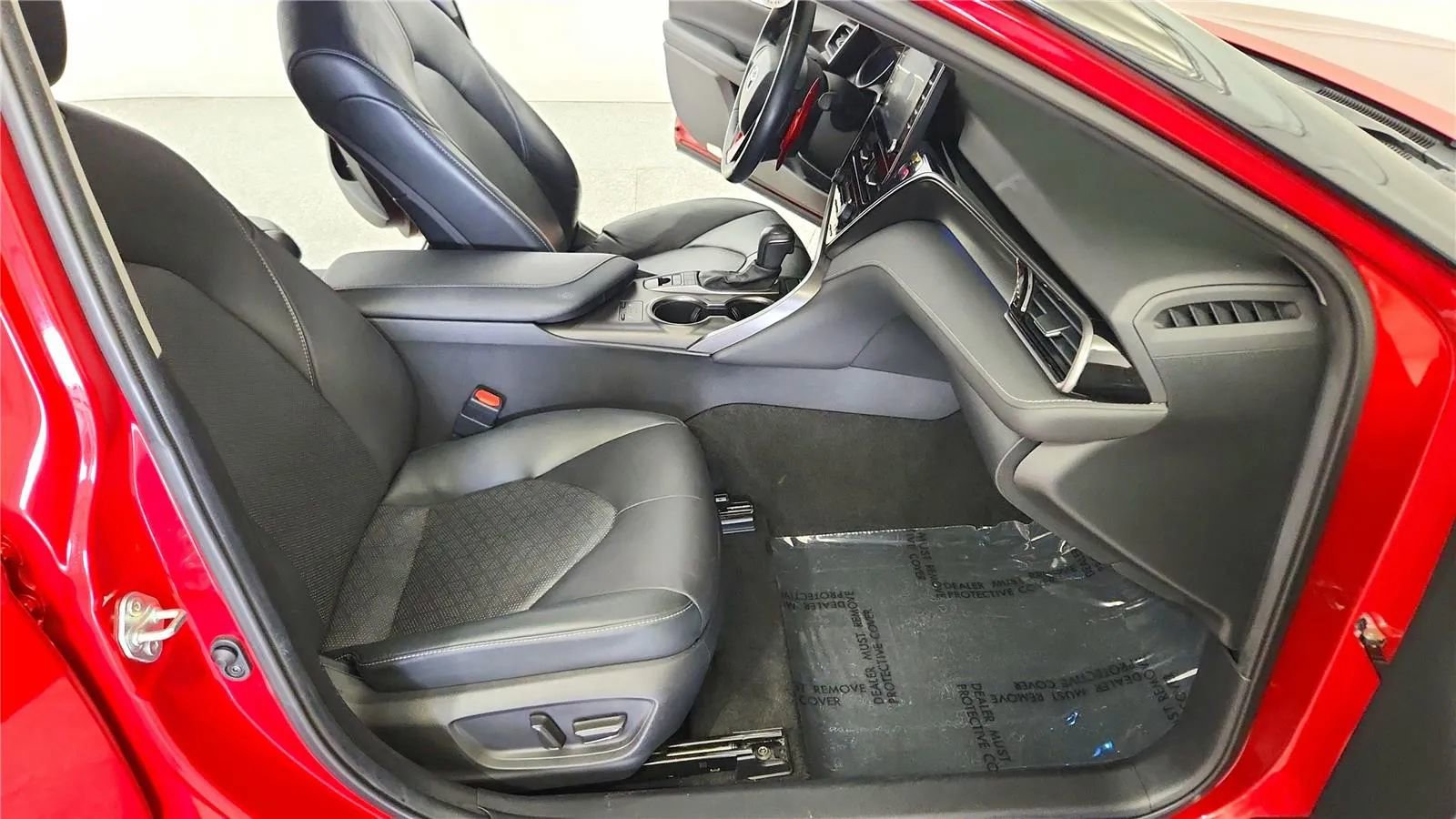 Used 2021 Toyota Camry XSE w/ Cold Weather Package FWD image 28