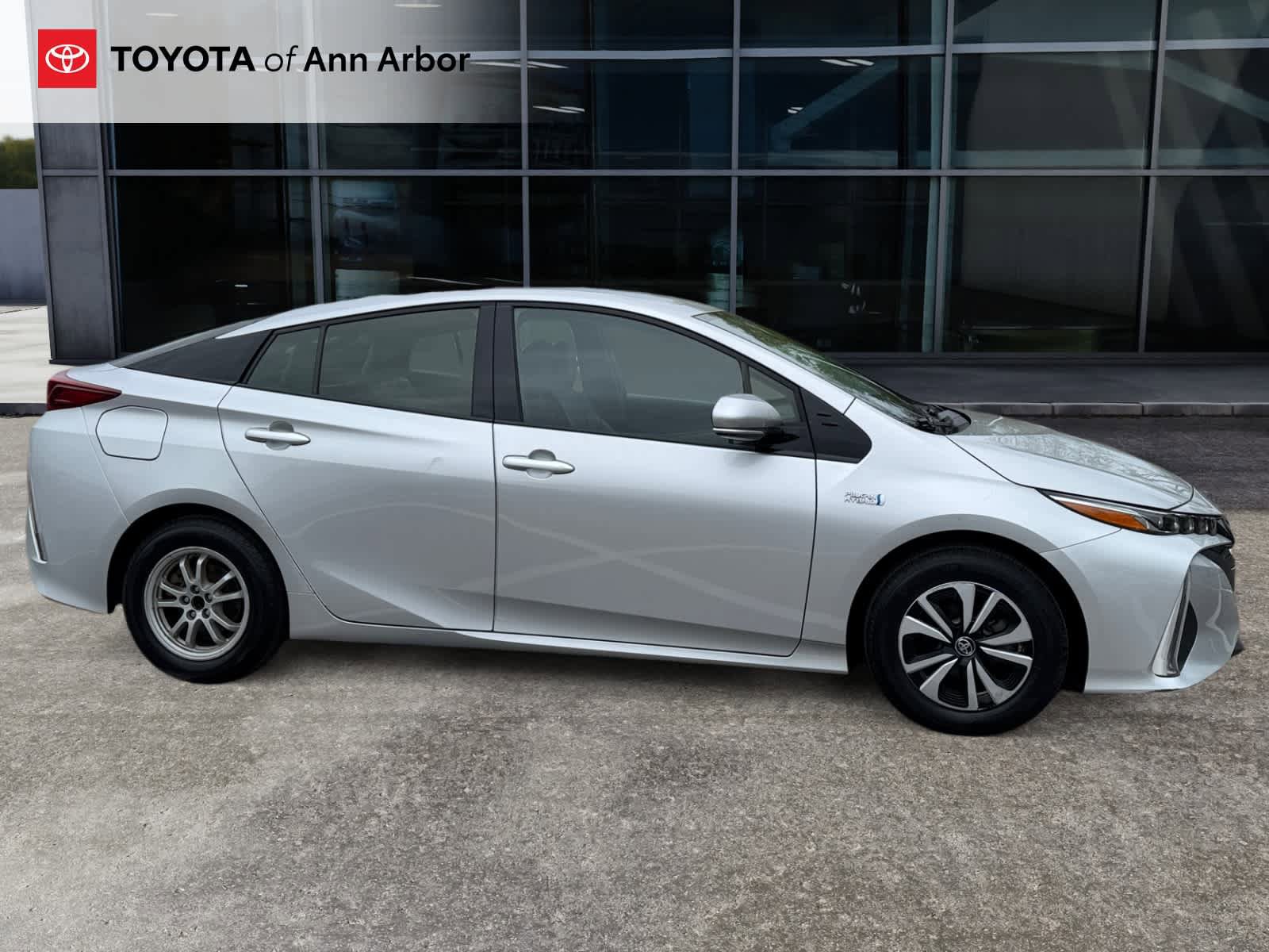 Used 2018 Toyota Prius Prime Premium FWD image 12