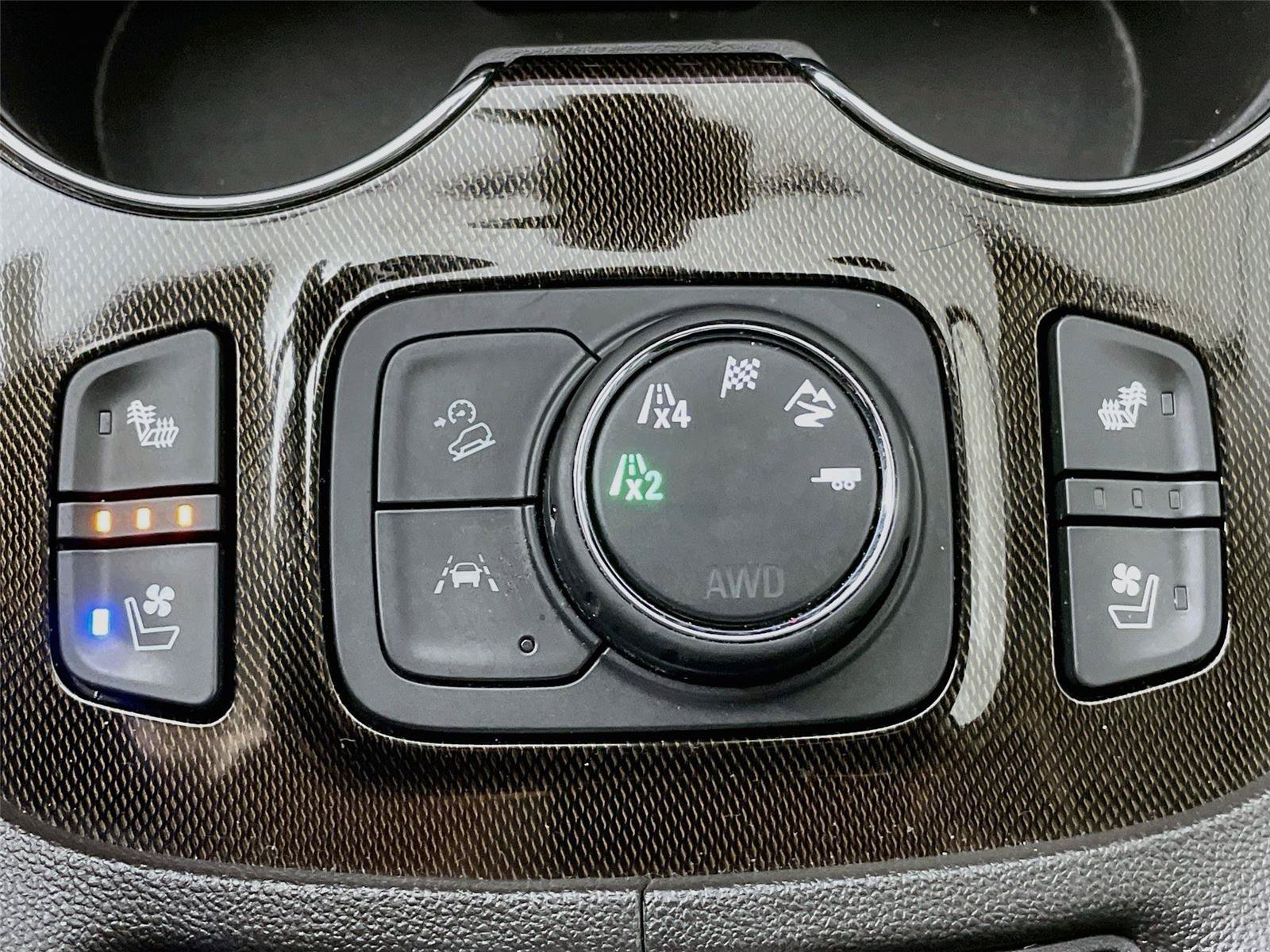 Used 2023 GMC Acadia AT4 w/ Technology Package AWD/4WD image 24