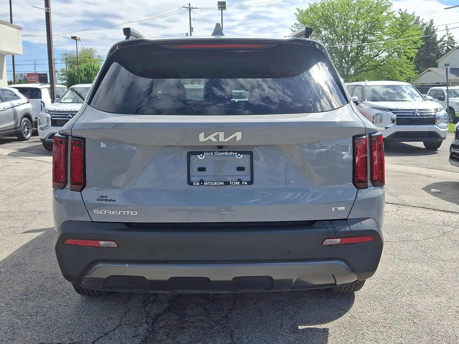 Used 2023 Kia Sorento S AWD/4WD image 5