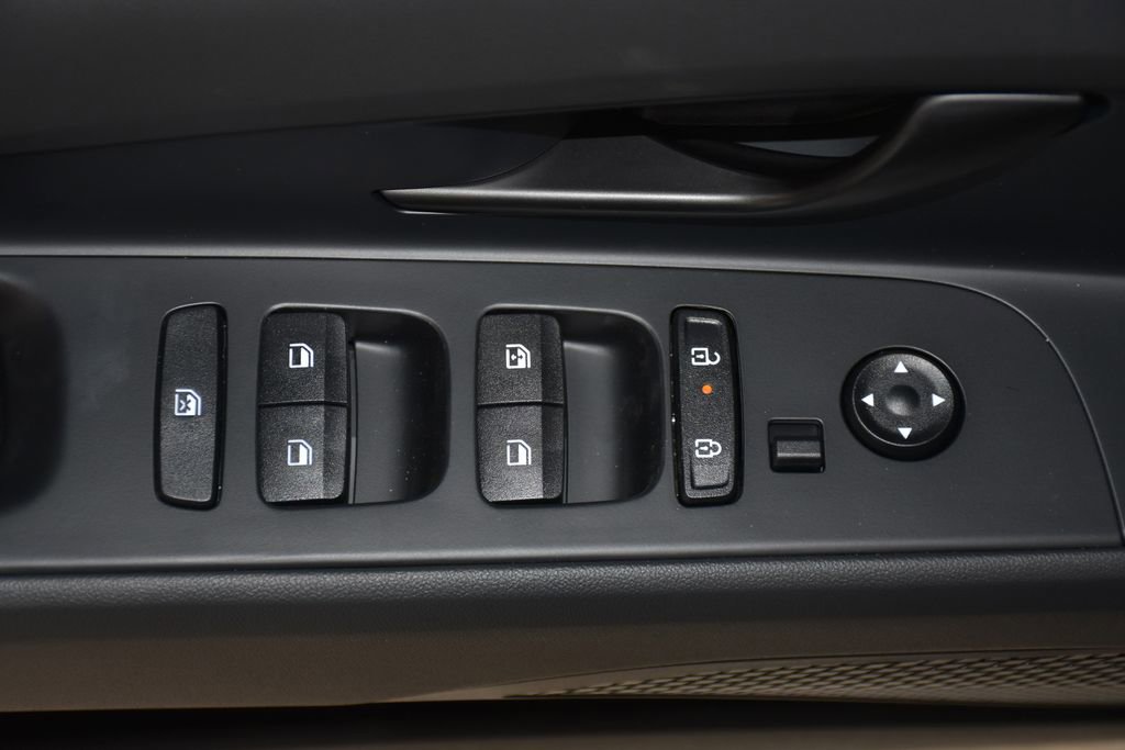 New 2026 Hyundai Elantra Sport image 23