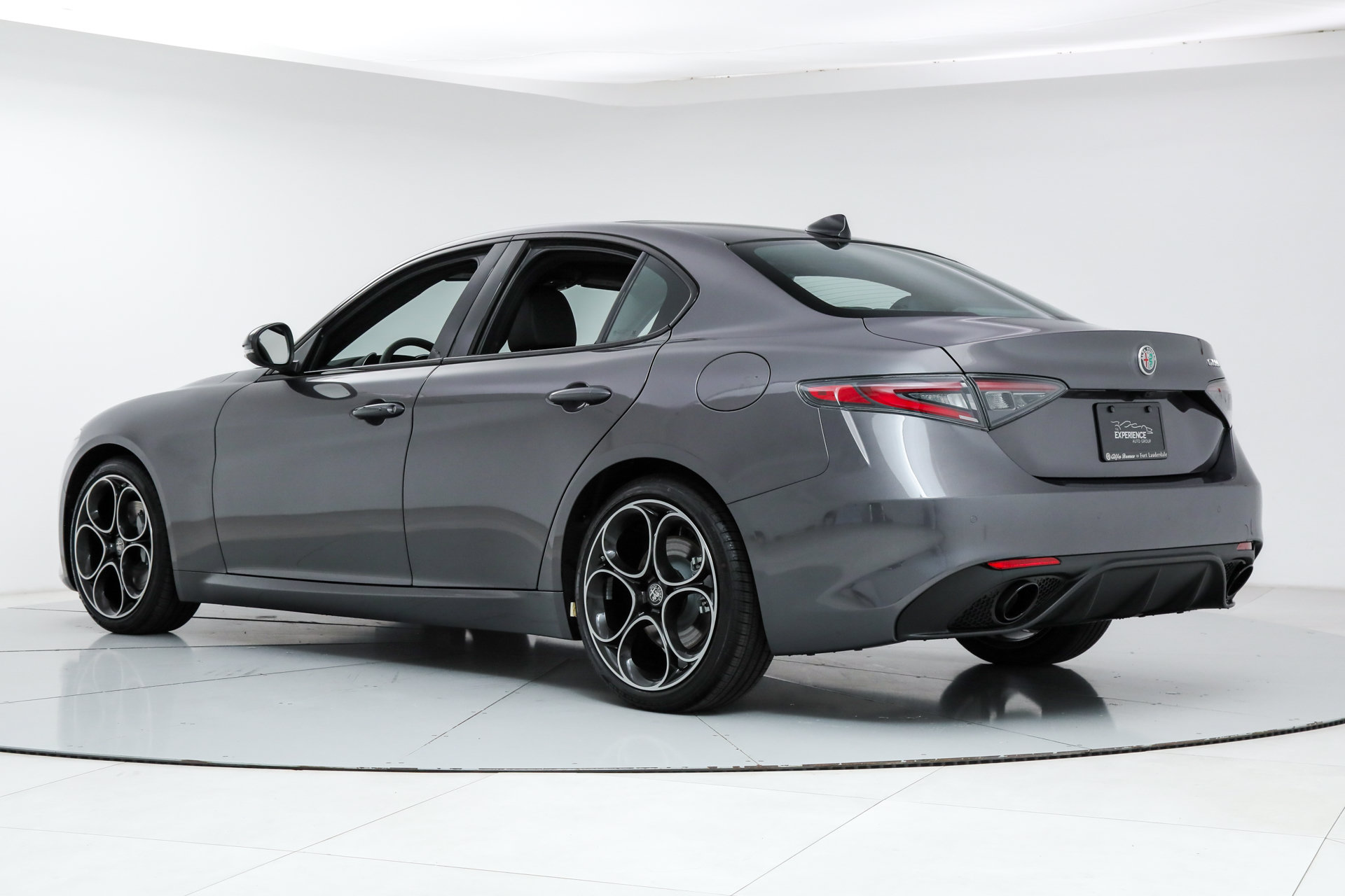 New 2025 Alfa Romeo Giulia w/ Driving Assist Package RWD image 3
