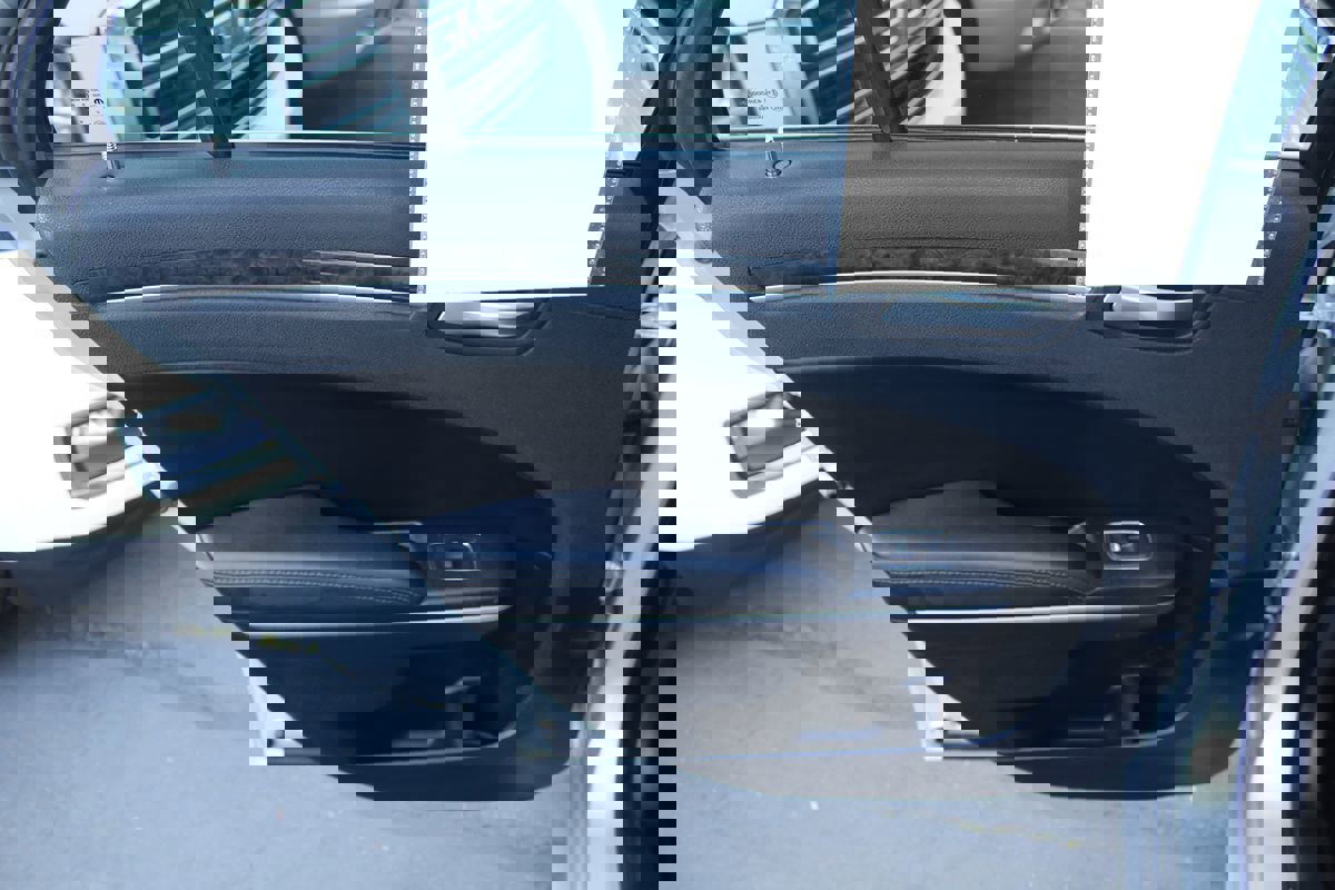 Used 2020 Chrysler 300 Limited image 21