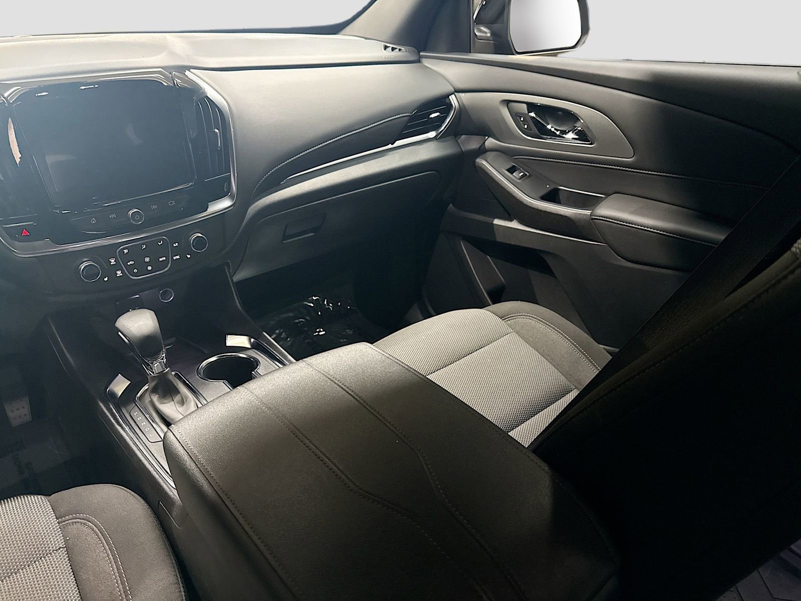 Used 2023 Chevrolet Traverse LT w/ LPO, Floor Liner Package image 26