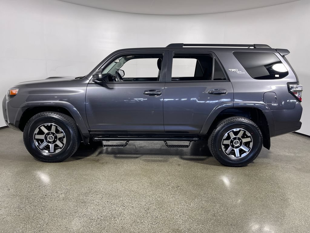 Certified 2022 Toyota 4Runner TRD Off-Road AWD/4WD image 6