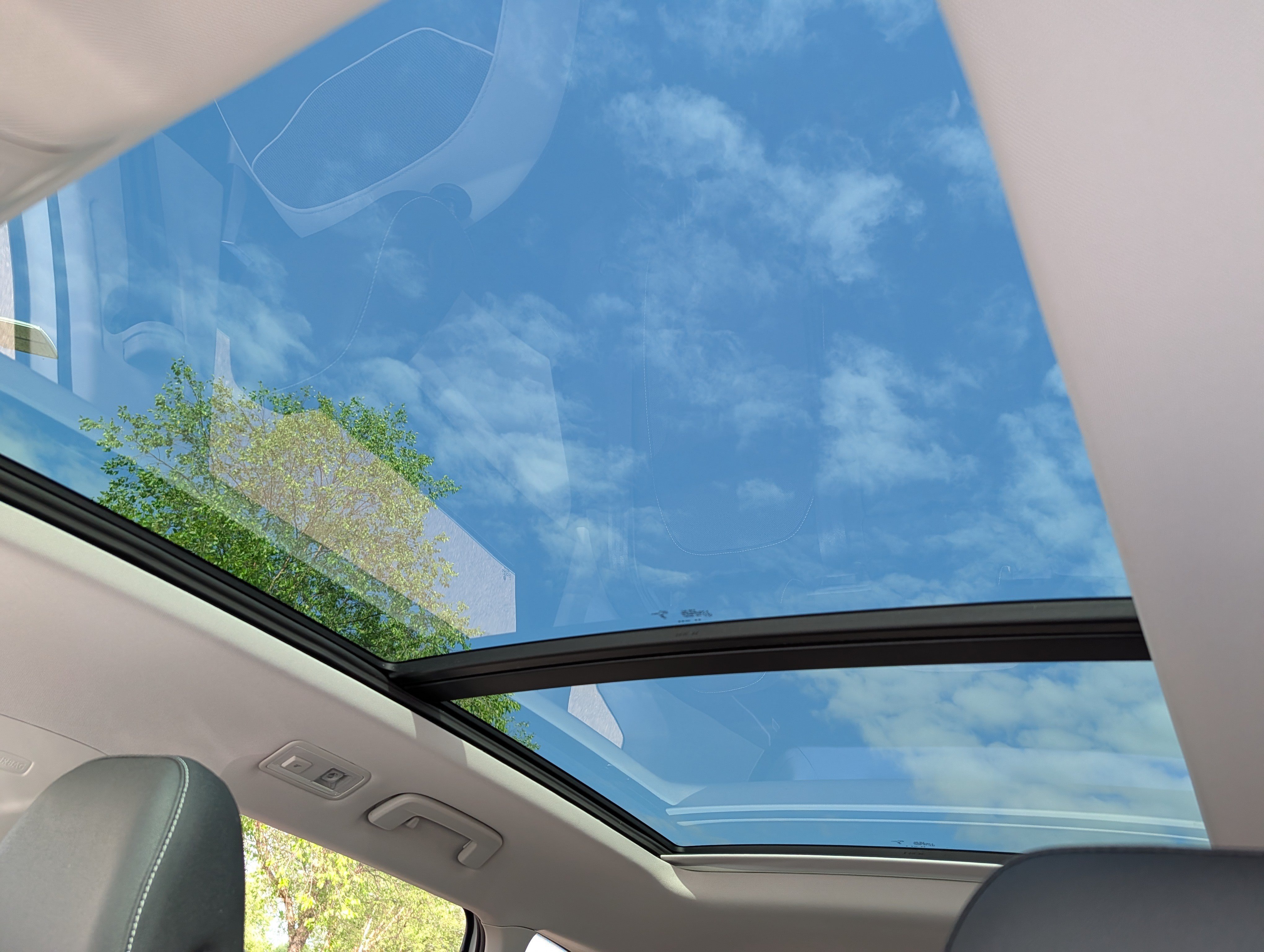 Used 2025 Volkswagen Taos SE w/ Panoramic Sunroof Package AWD/4WD image 33