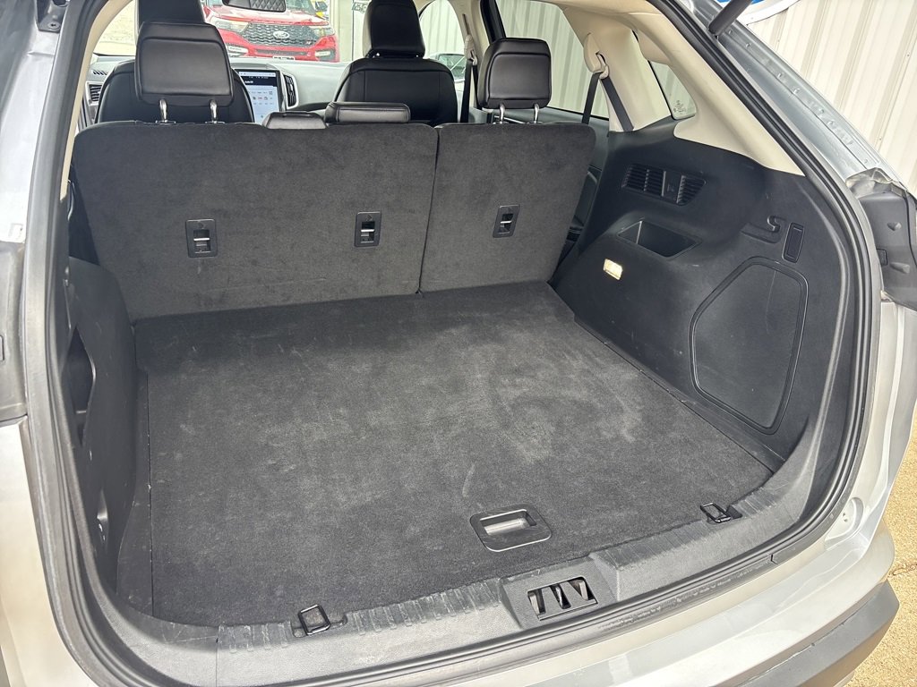 Used 2024 Ford Edge Titanium image 33