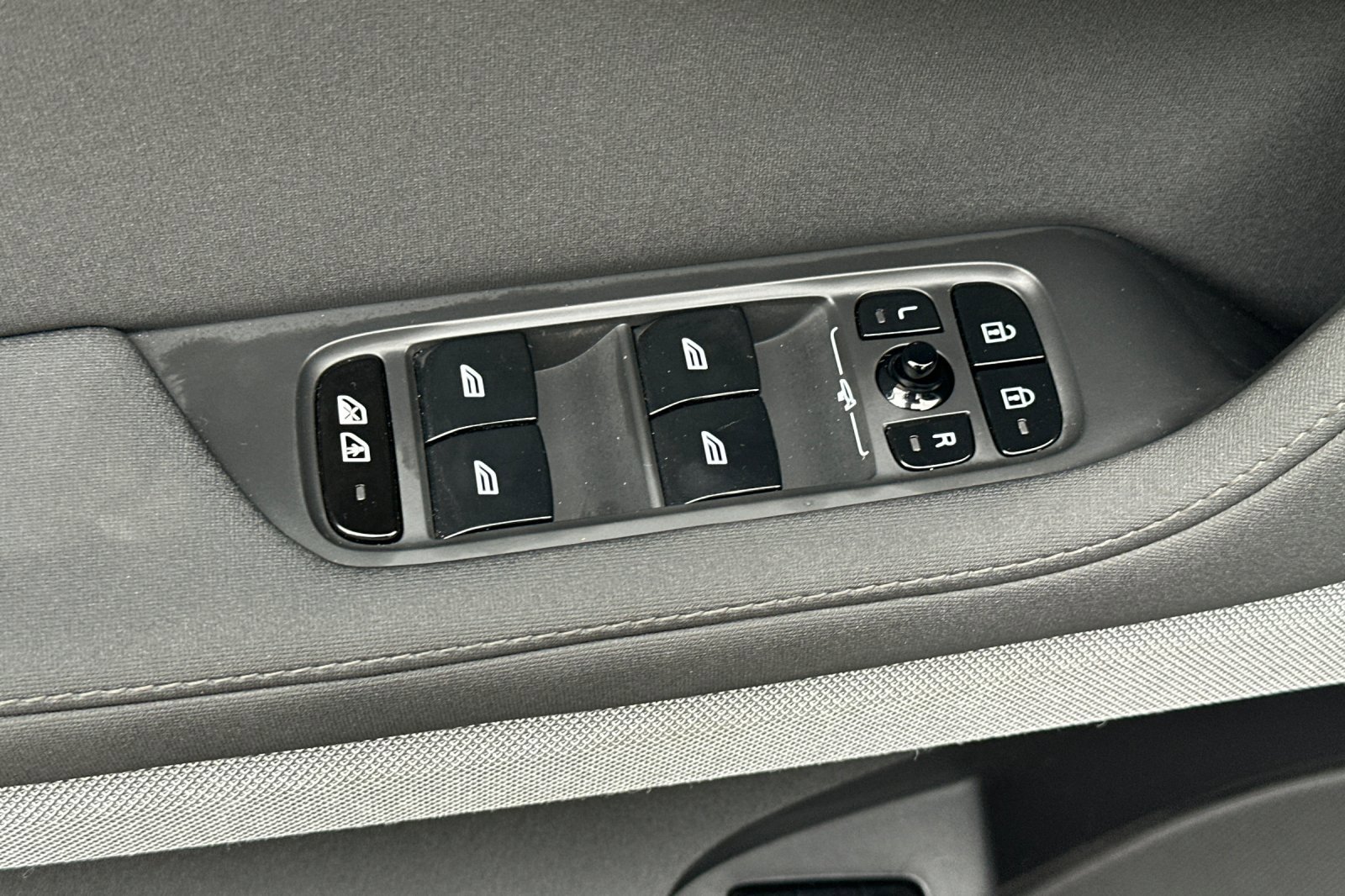 Used 2023 Polestar Polestar 2 FWD image 12