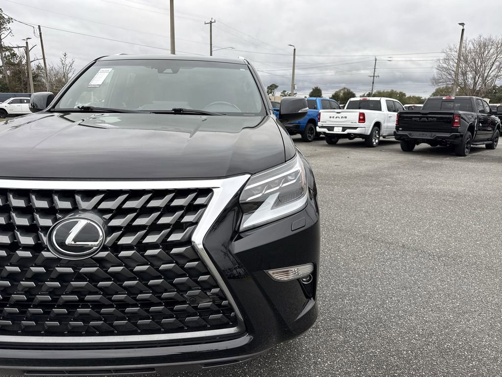 Used 2023 Lexus GX 460 Premium w/ Premium Package image 9