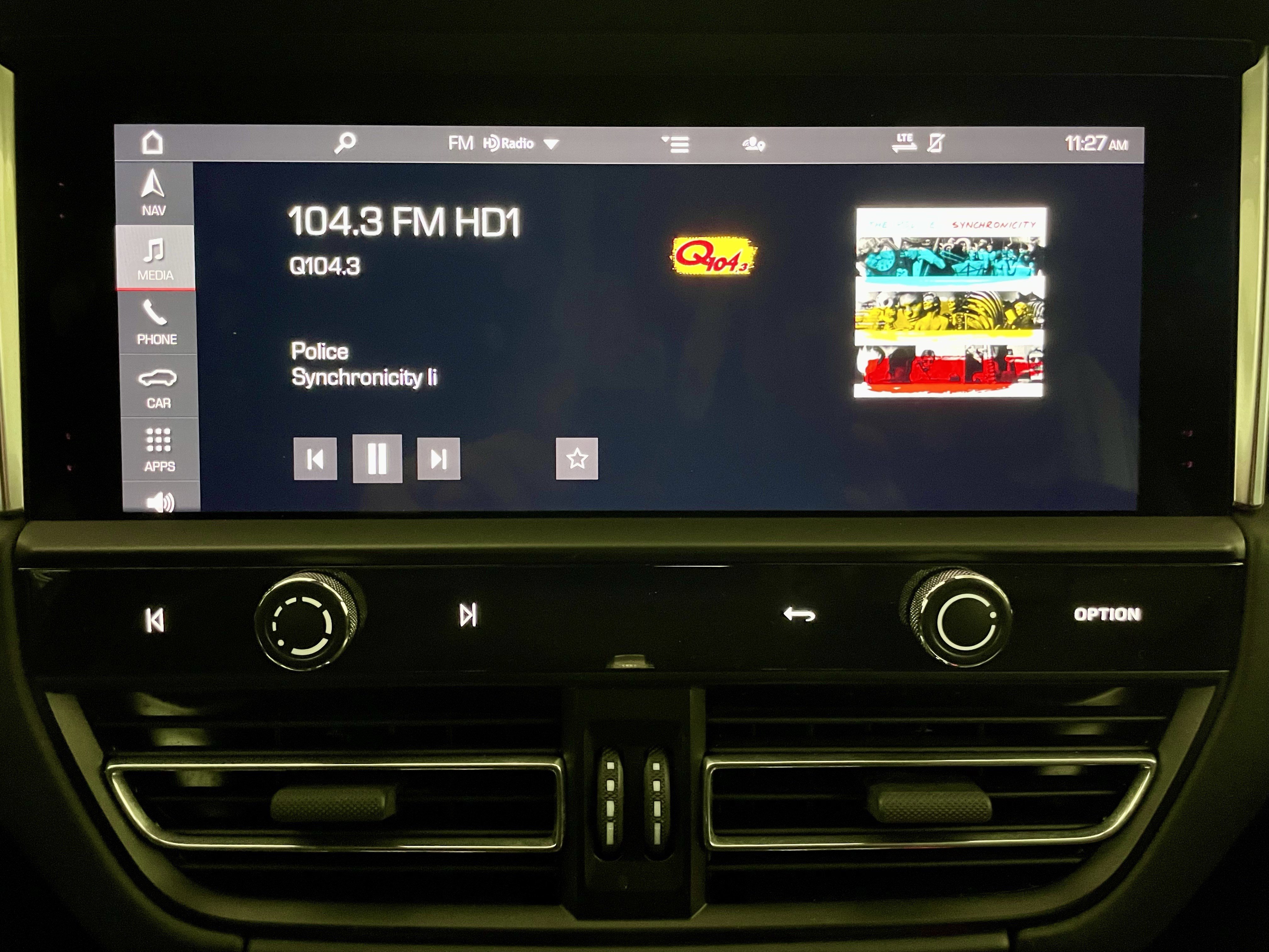 Used 2023 Porsche Macan S w/ Premium Package Plus image 29