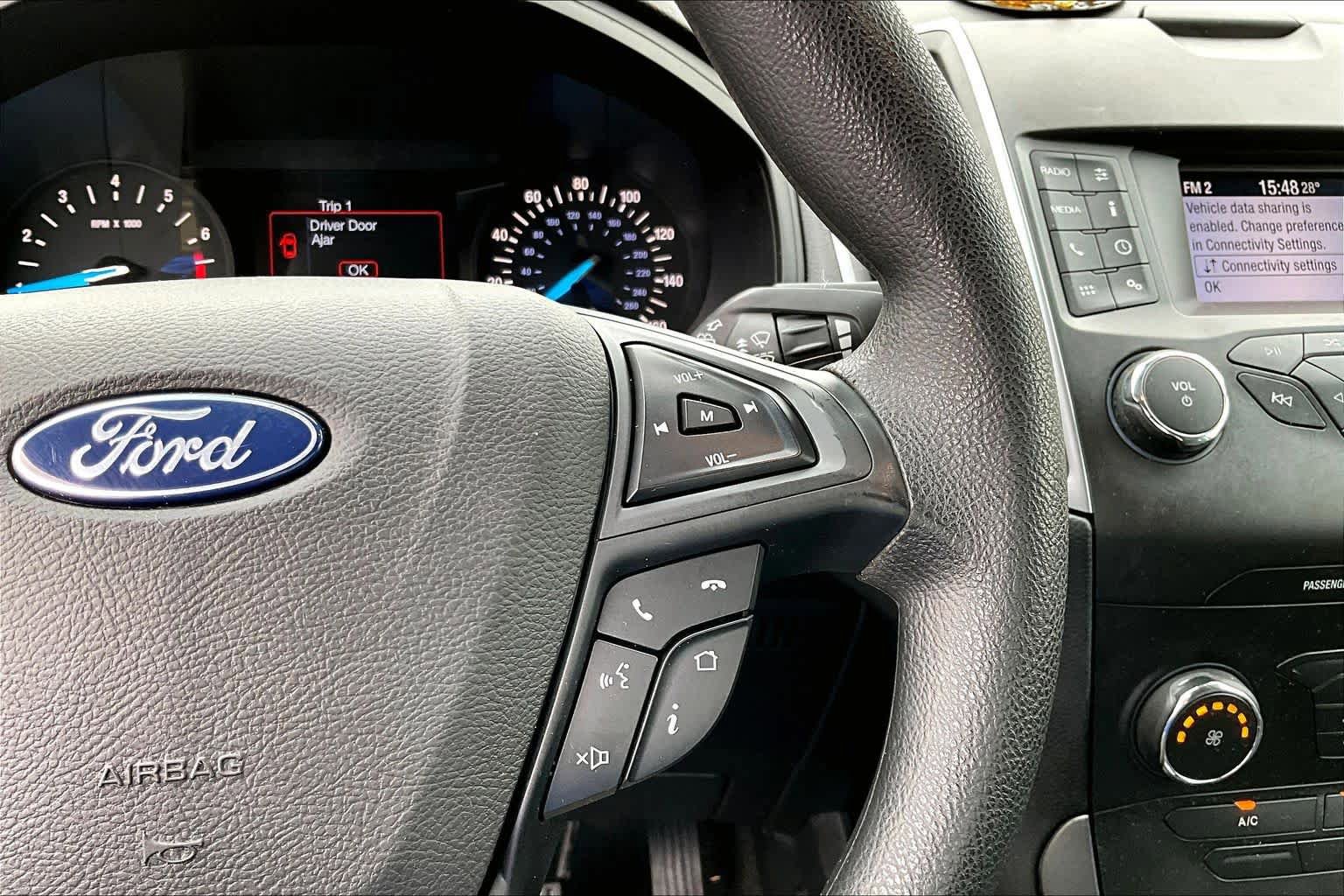 Used 2019 Ford Edge SE FWD image 25