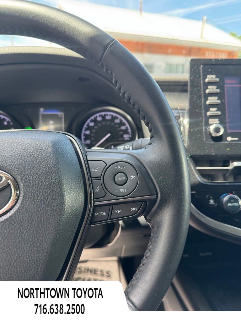 Used 2022 Toyota Camry SE w/ Convenience Package FWD image 18