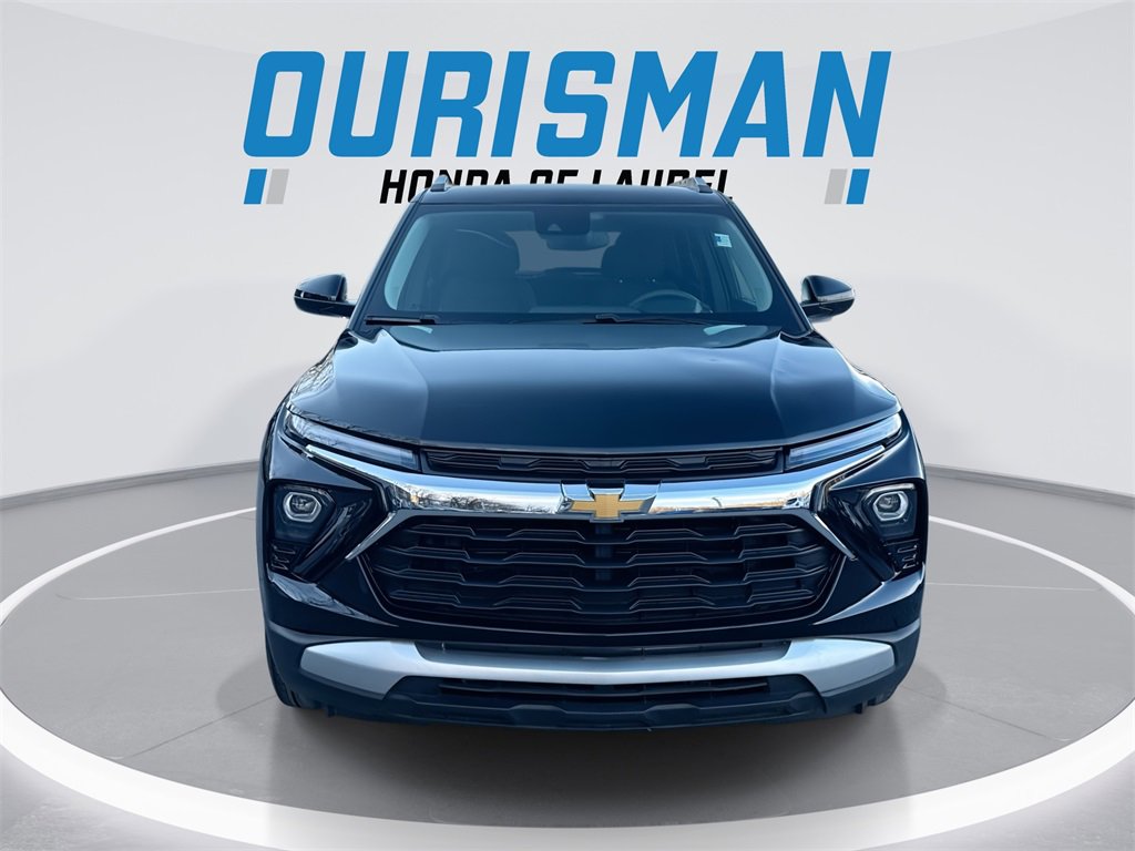 Used 2025 Chevrolet TrailBlazer LT image 3