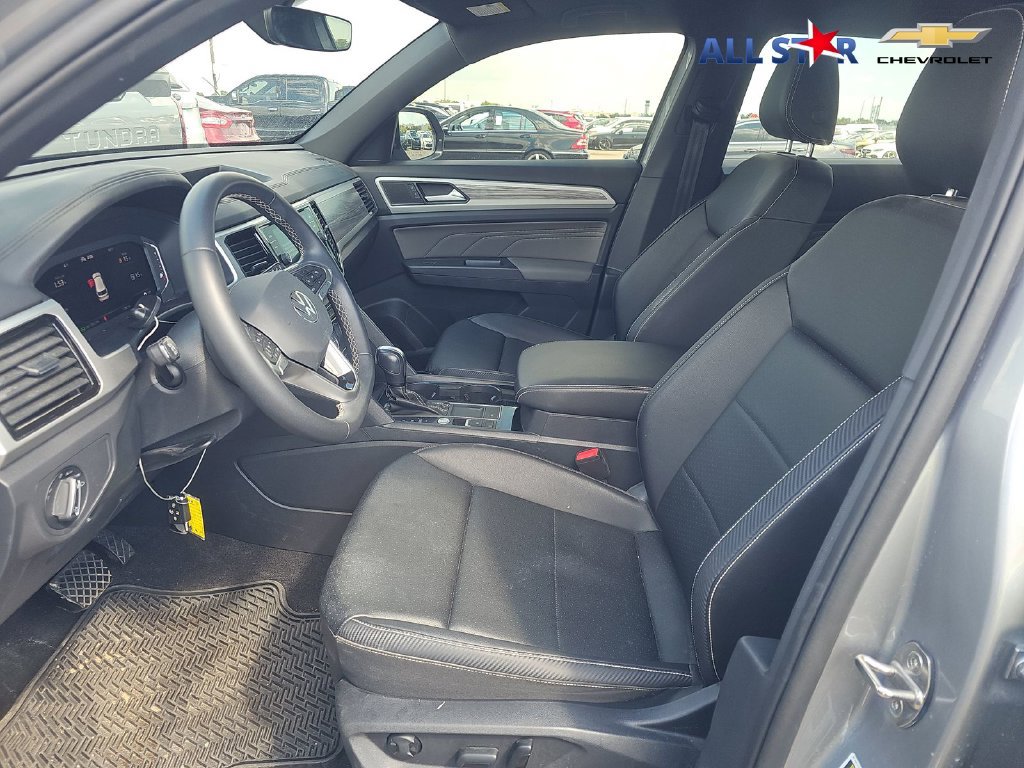 Used 2023 Volkswagen Atlas Cross Sport SE FWD image 6