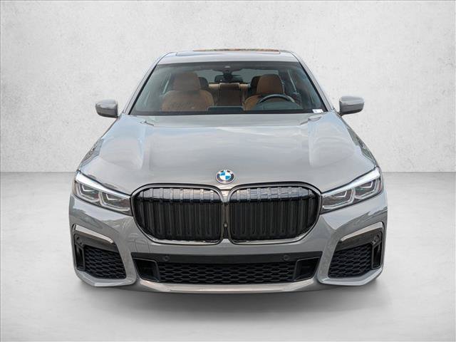 Used 2022 BMW 740i xDrive w/ M Sport Package AWD/4WD video 2