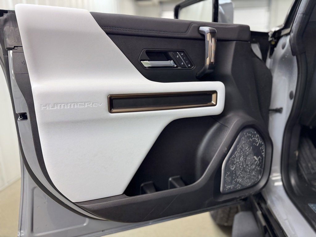 New 2025 GMC Hummer EV 2X w/ LPO, Sport Package image 8