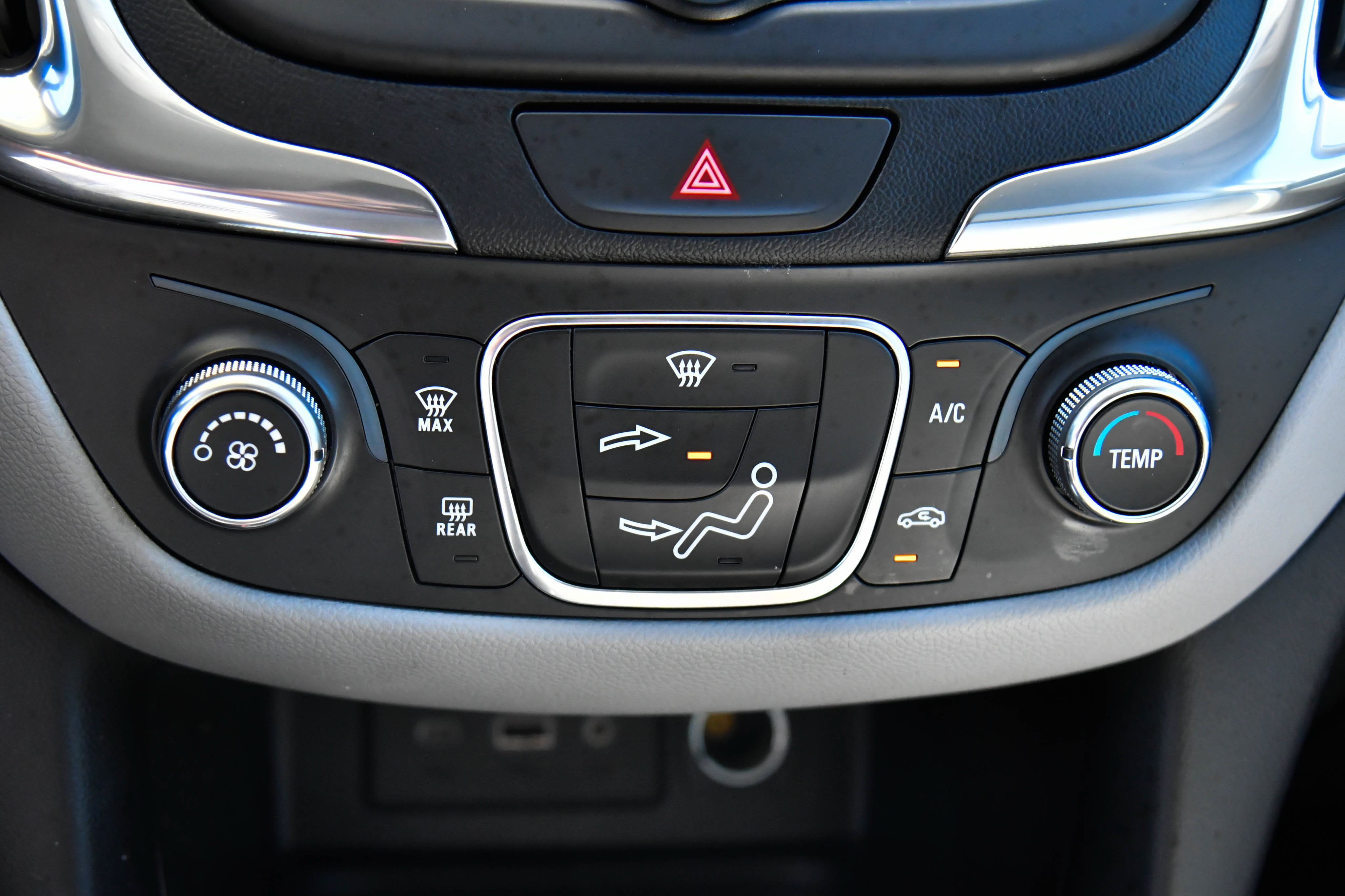 Used 2019 Chevrolet Equinox LT FWD image 22