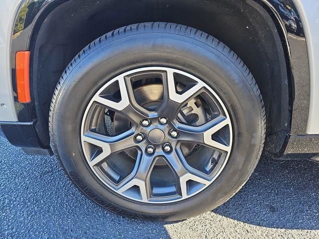 Used 2024 Jeep Wagoneer L Series III w/ Flexible Seating Group image 46