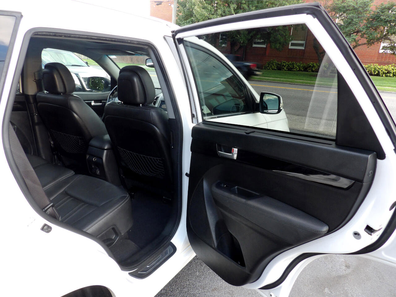 Used 2015 Kia Sorento SX image 18