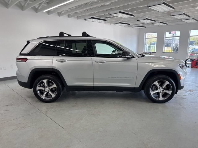 Used 2023 Jeep Grand Cherokee 4WD 4xe image 16